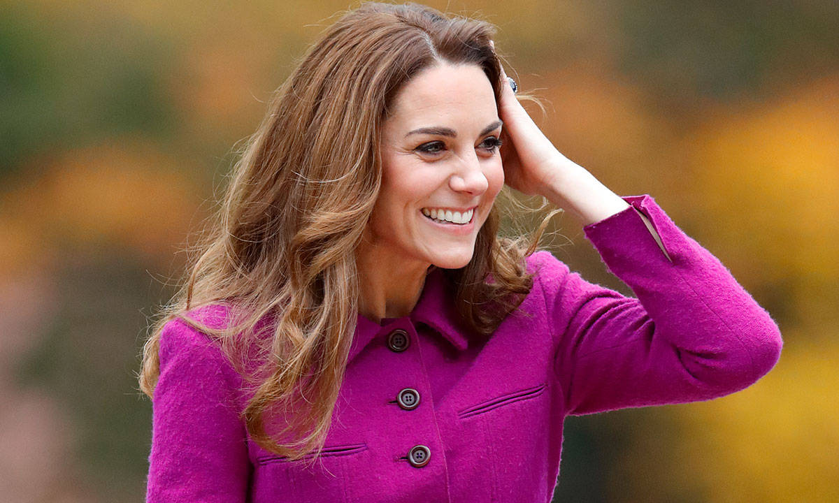 Kate Middleton In Deep Magenta Wallpaper