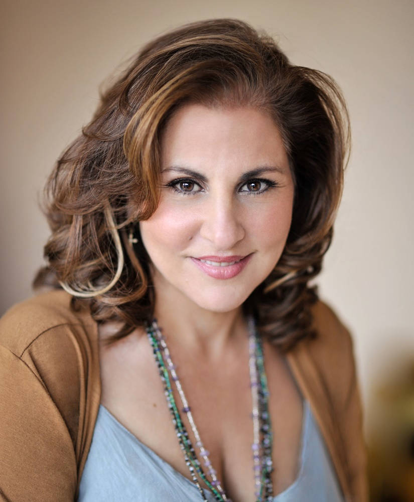 Kathy Najimy Focused Photo Wallpaper