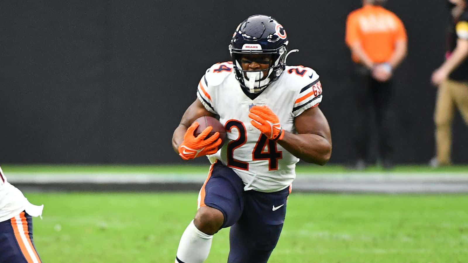 Khalil Herbert Chicago Bears Running Back Action Wallpaper