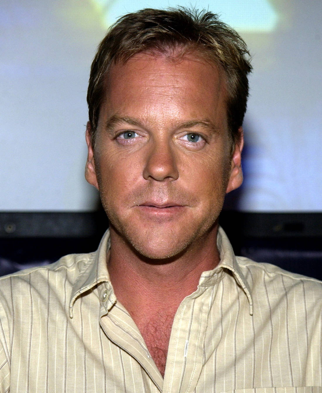 Kiefer Sutherland As Jack Bauer Front Profile Wallpaper