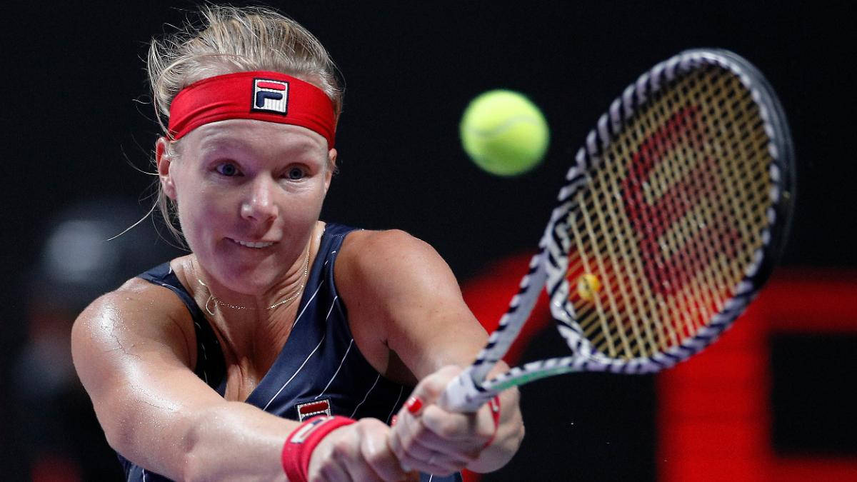 Kiki Bertens Focused On The Ball Wallpaper