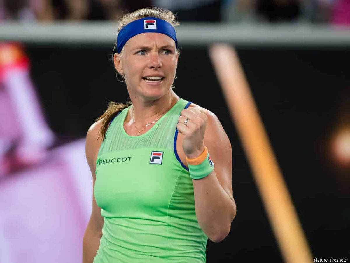 Kiki Bertens Proud Fist Pump Wallpaper