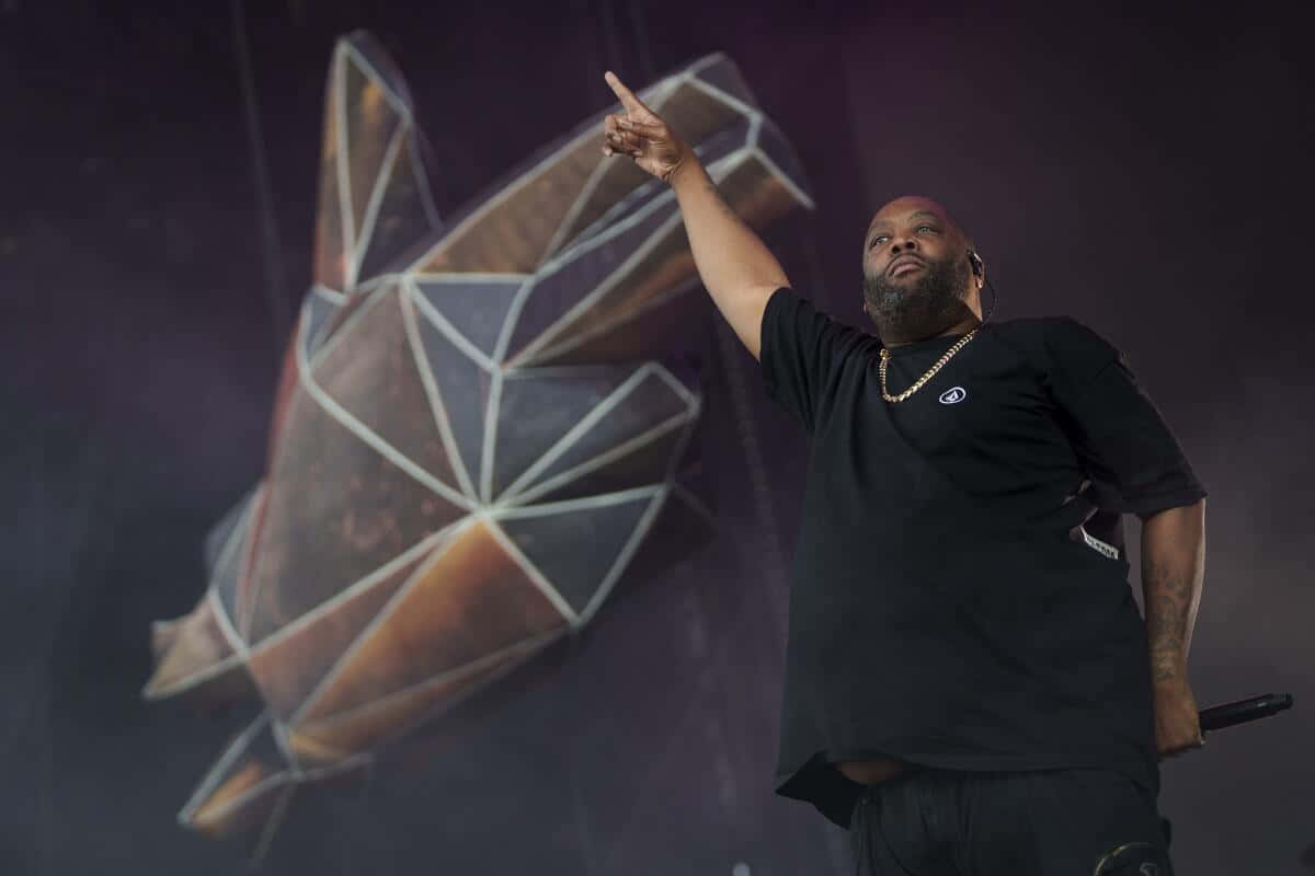 Killer Mike Performingon Stage Wallpaper