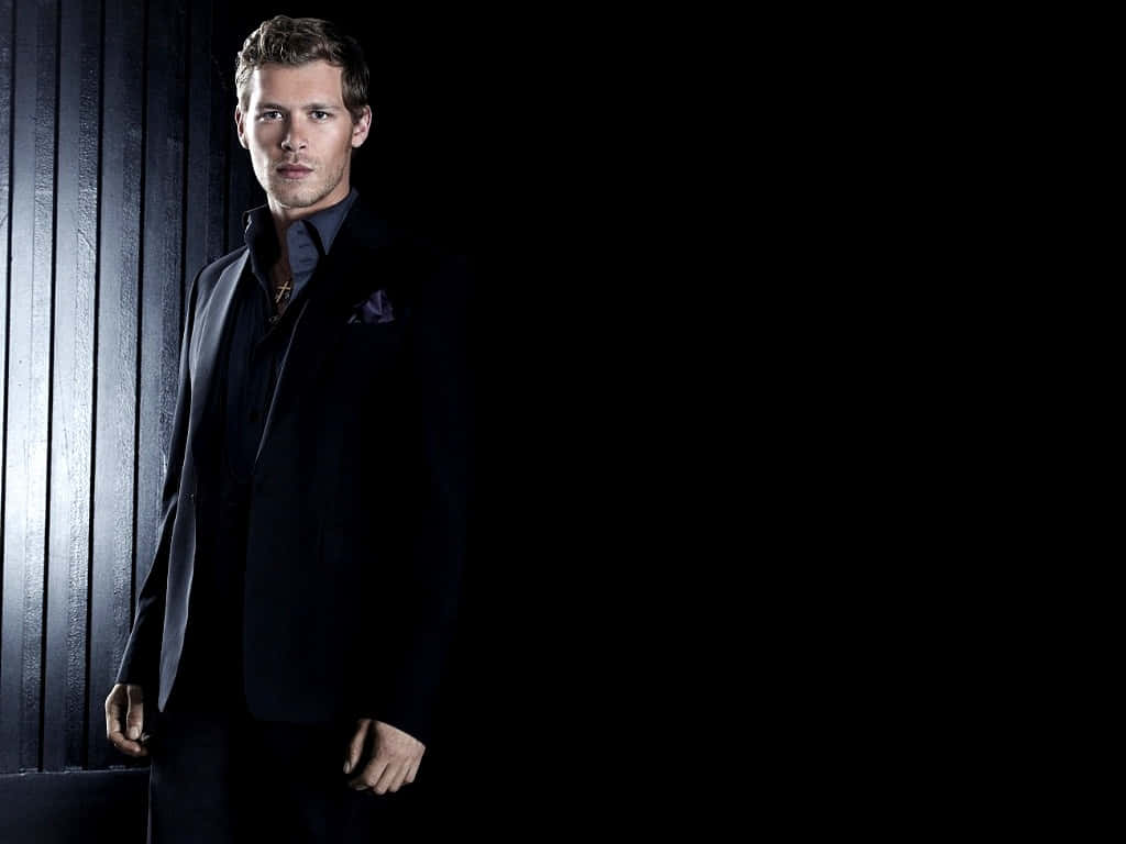 Klaus Mikaelson In Dark Suit Wallpaper