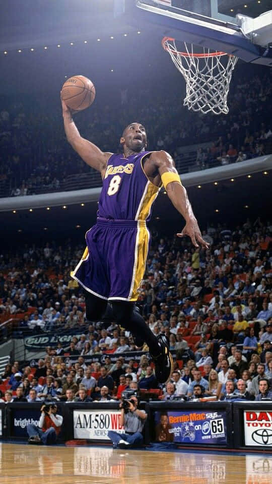 Kobe Bryant Skies To The Hoop Wallpaper