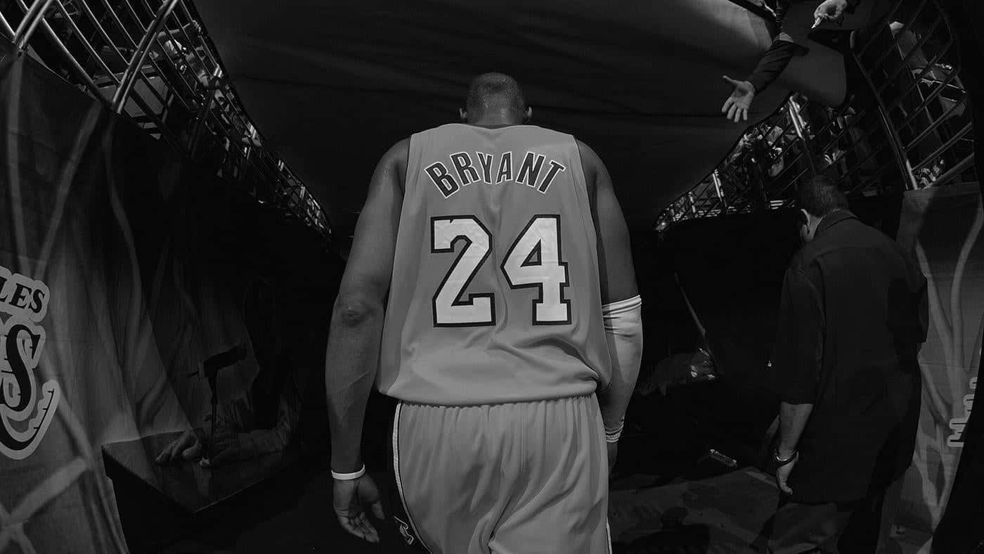 Kobe Bryant24 Jersey Entrance B W Wallpaper