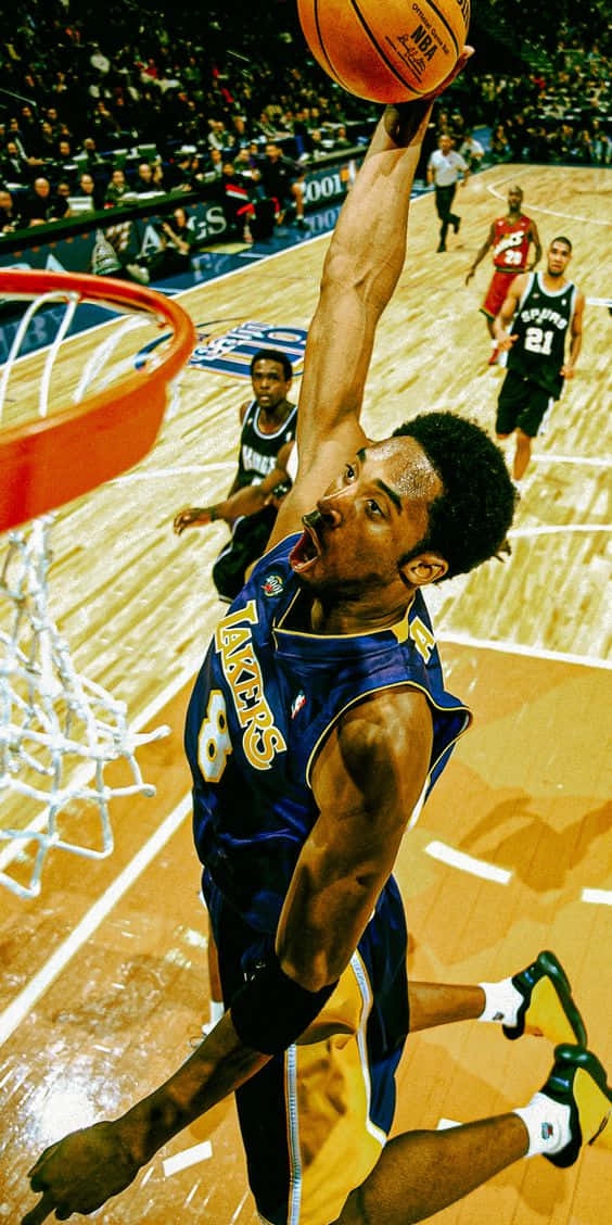 Kobe Dunking Front View Wallpaper