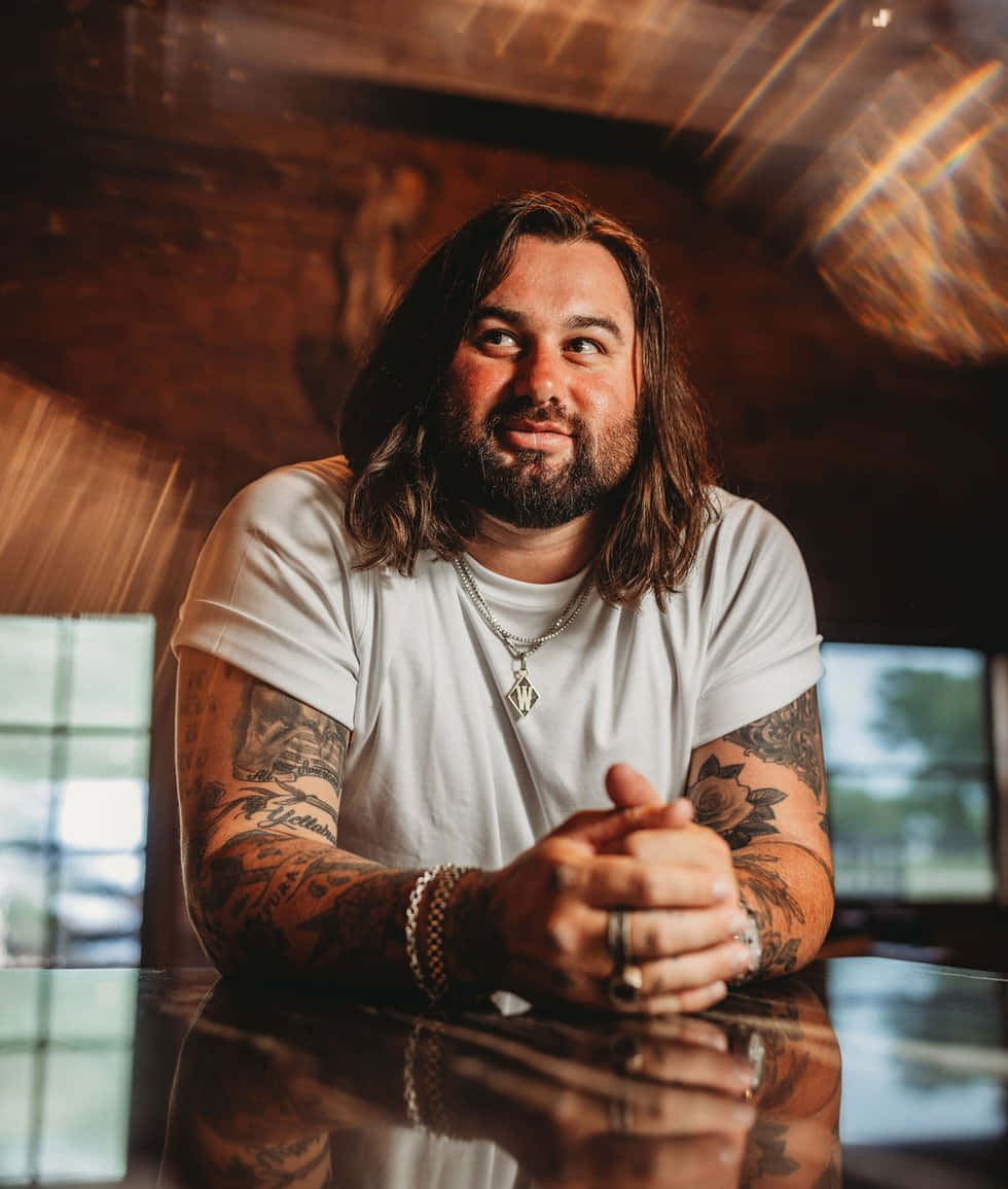 Koe Wetzel Smiling Tattooed Musician Wallpaper