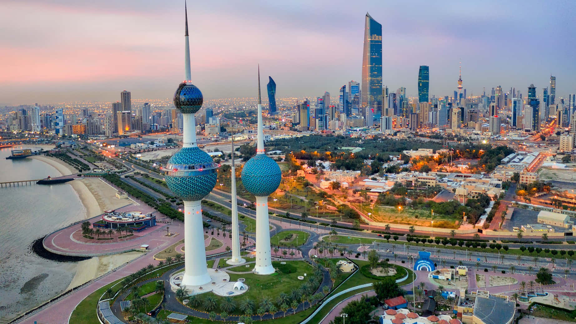 Kuwait Towers In The Afternoon Wallpaper