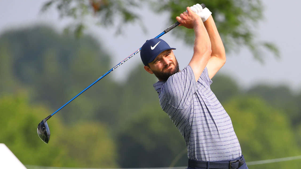 Kyle Stanley Swinging Blue Golf Club Wallpaper