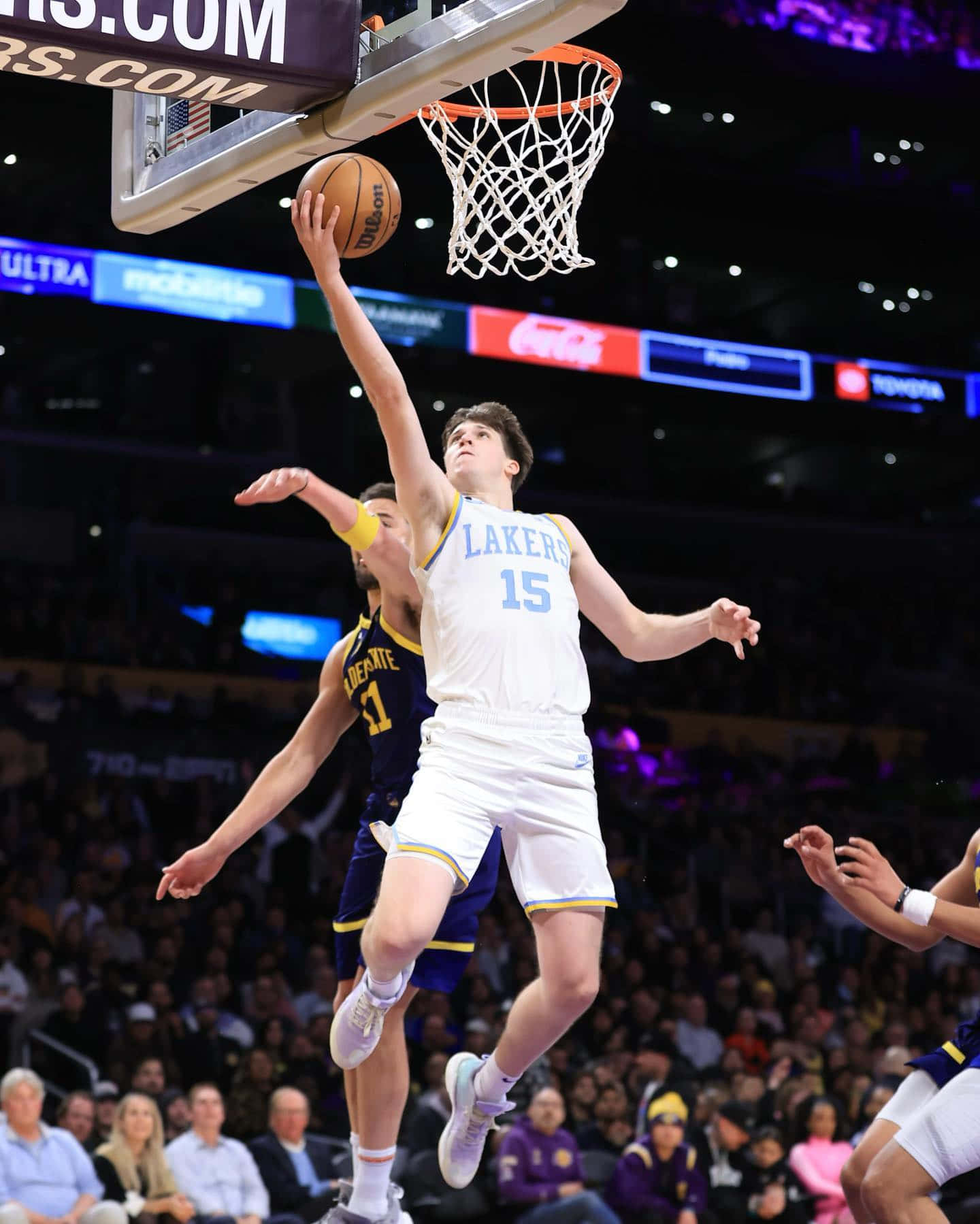 Lakers Player Austin Reaves Layup Action Wallpaper