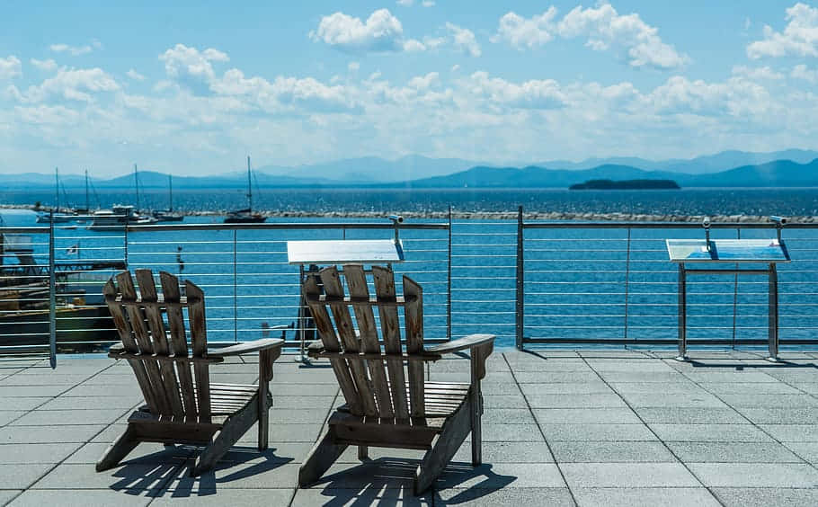 Lakeside Relaxation Spot Burlington Wallpaper