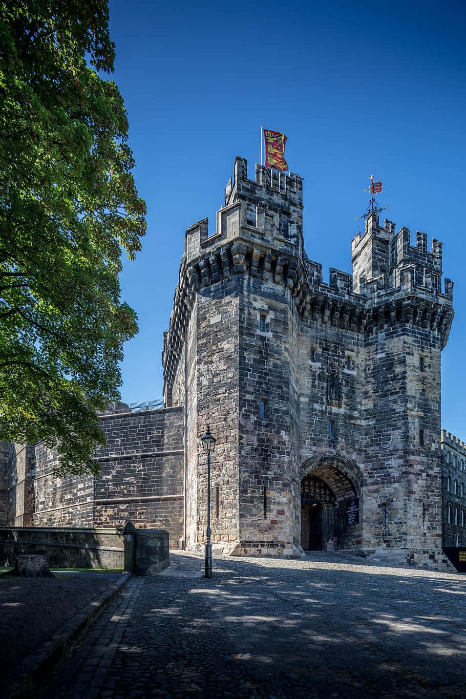 Lancaster Castle Gateway U K Wallpaper