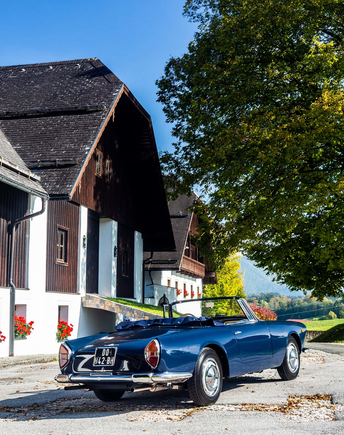 Lancia Flaminia Convertible Countryside Wallpaper