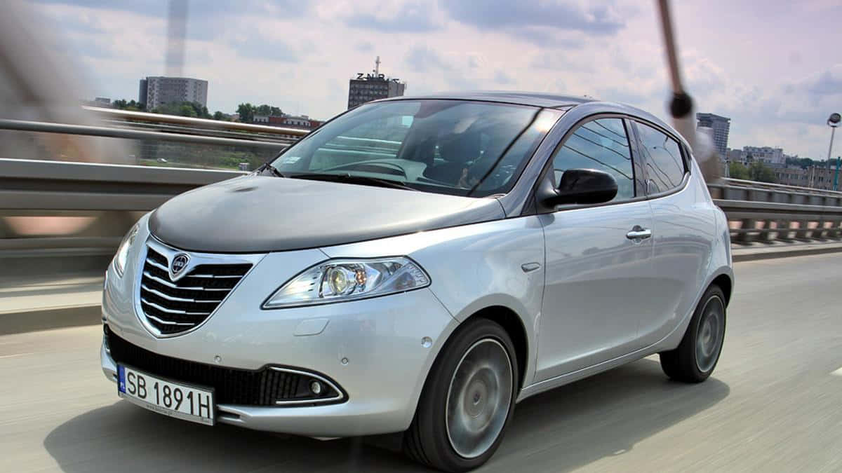 Lancia Ypsilon Urban Drive Wallpaper