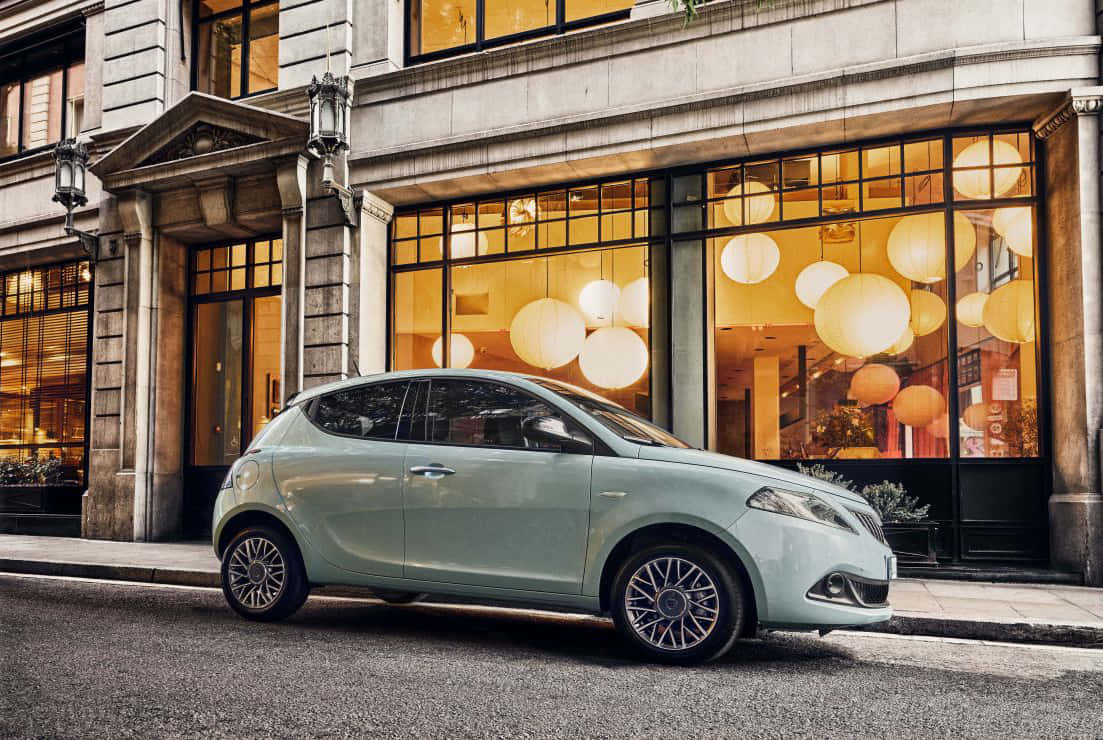 Lancia Ypsilon Urban Scene Wallpaper