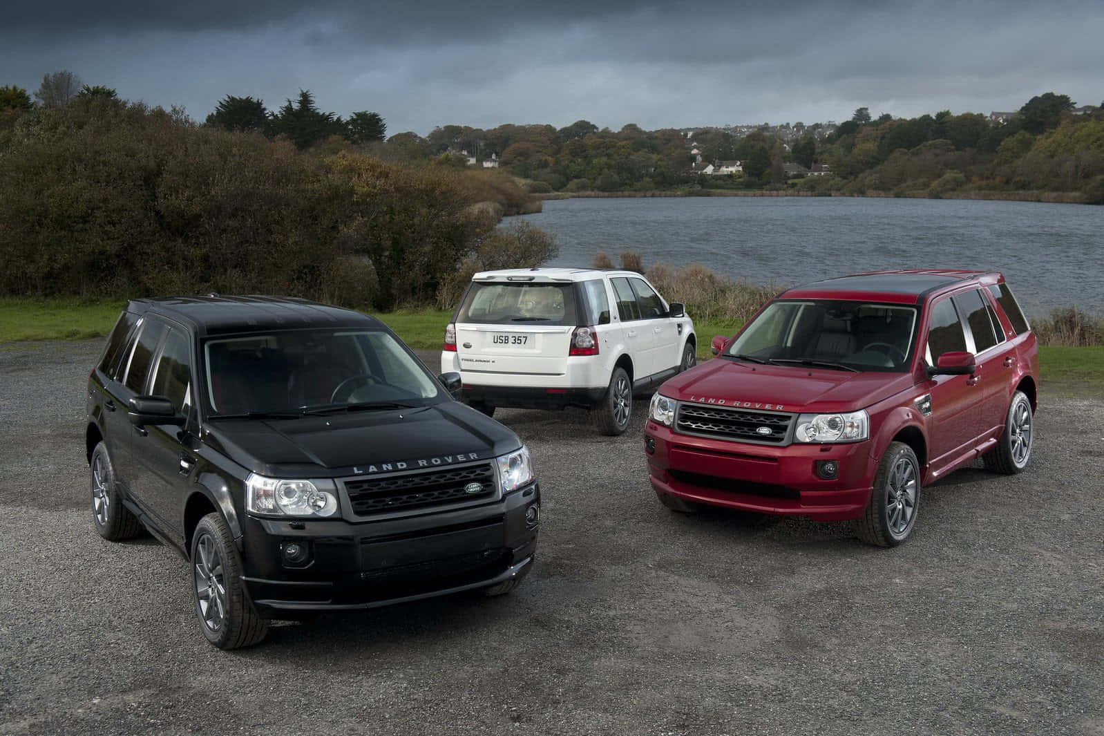 Land Rover Freelander Conquering The Off-road Terrain Wallpaper