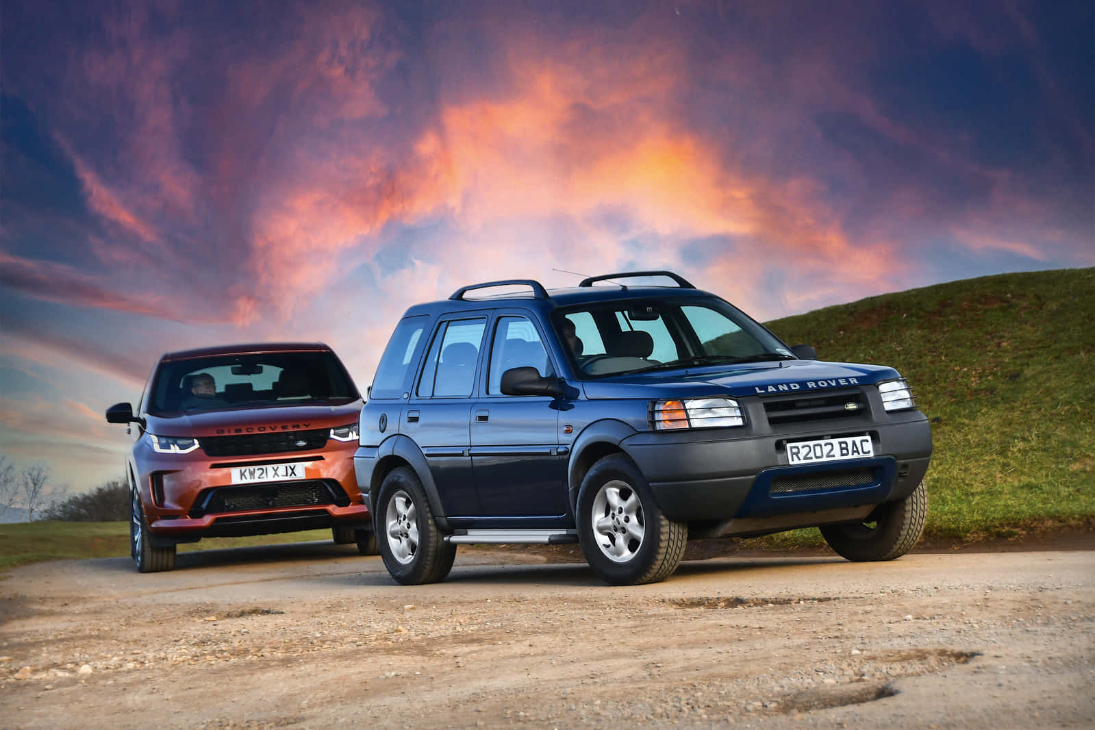 Land Rover Freelander In Full Adventure Mode Wallpaper