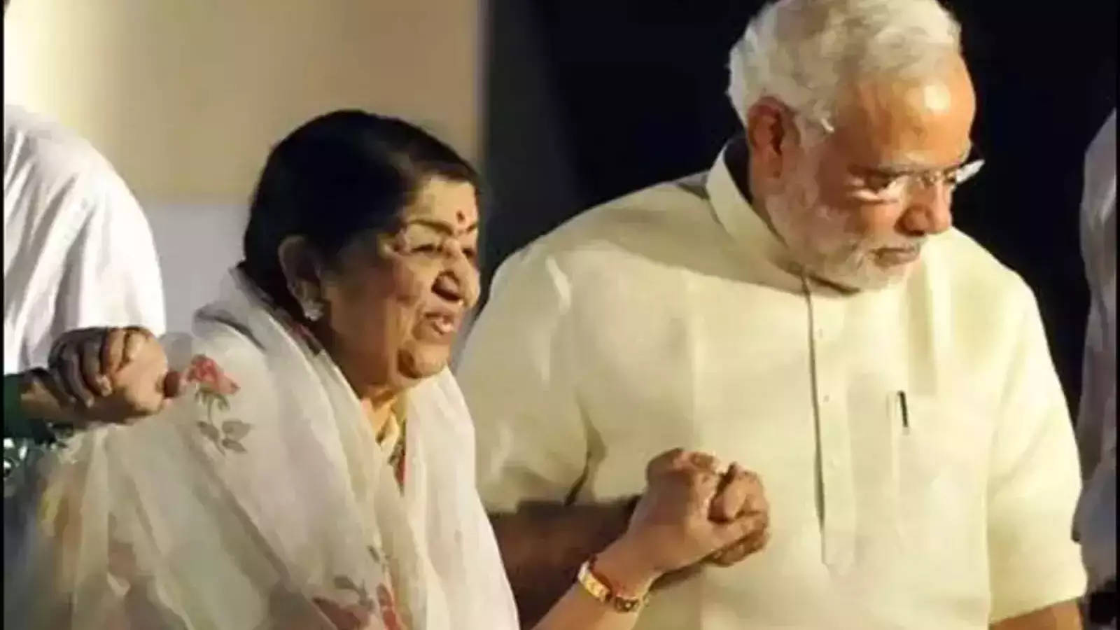 Lata Mangeshkar And Narendra Modi Wallpaper