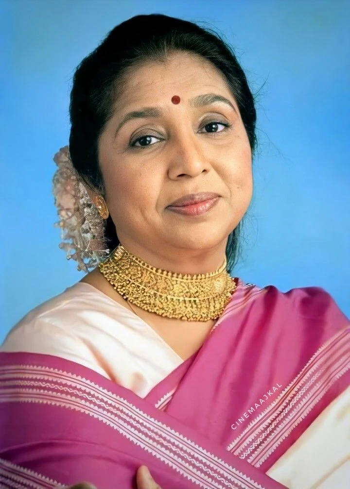 Lata Mangeshkar Lovely Portrait Wallpaper