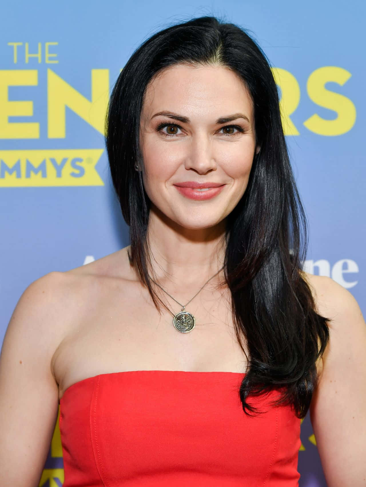 Laura Mennell Red Dress Event Wallpaper