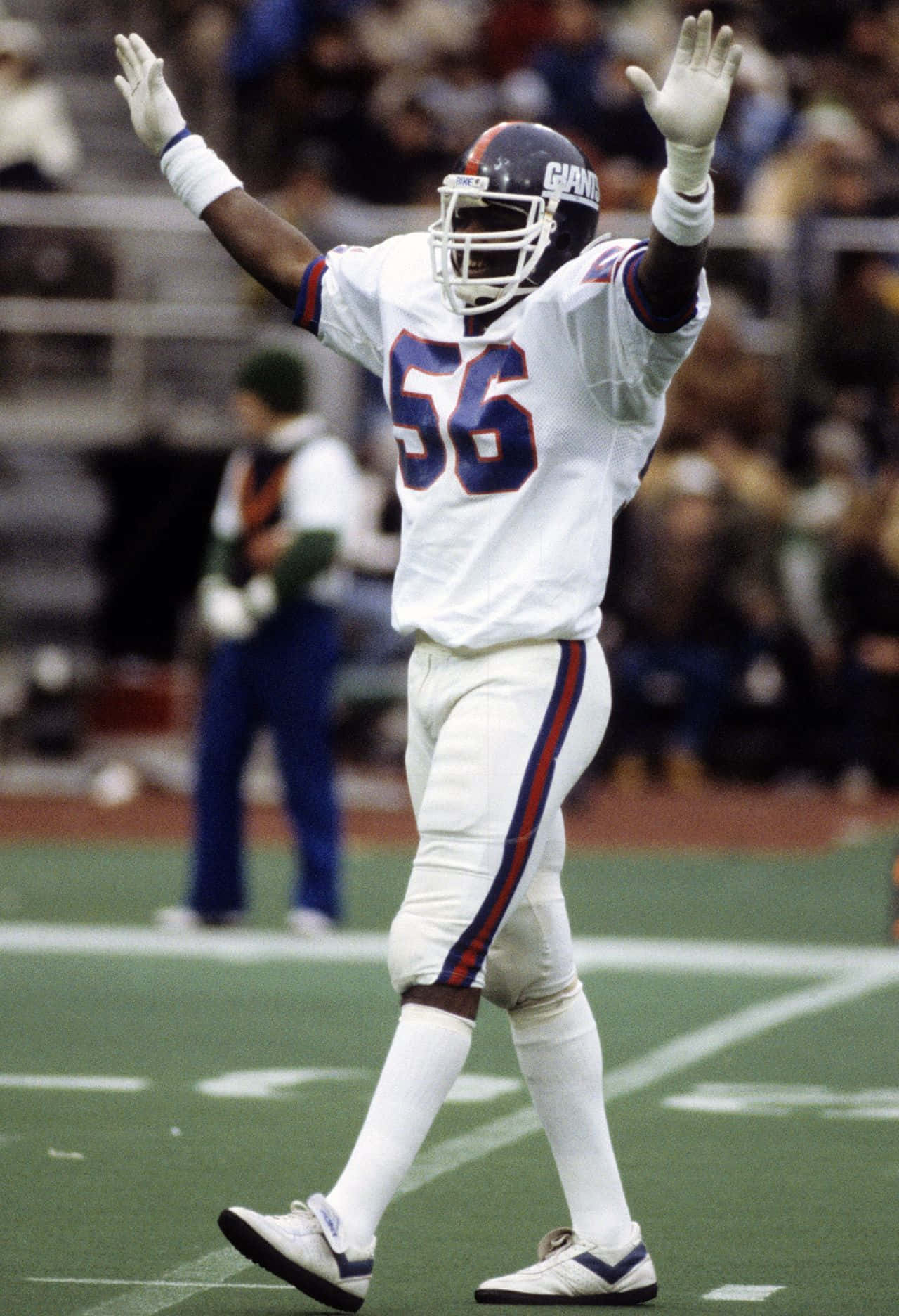 Lawrence Taylor Football Player Greeting Wallpaper