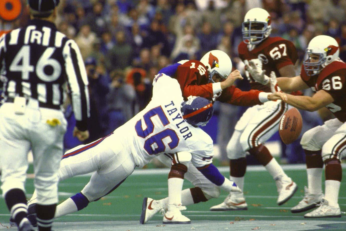 Lawrence Taylor Vintage Football Game Wallpaper