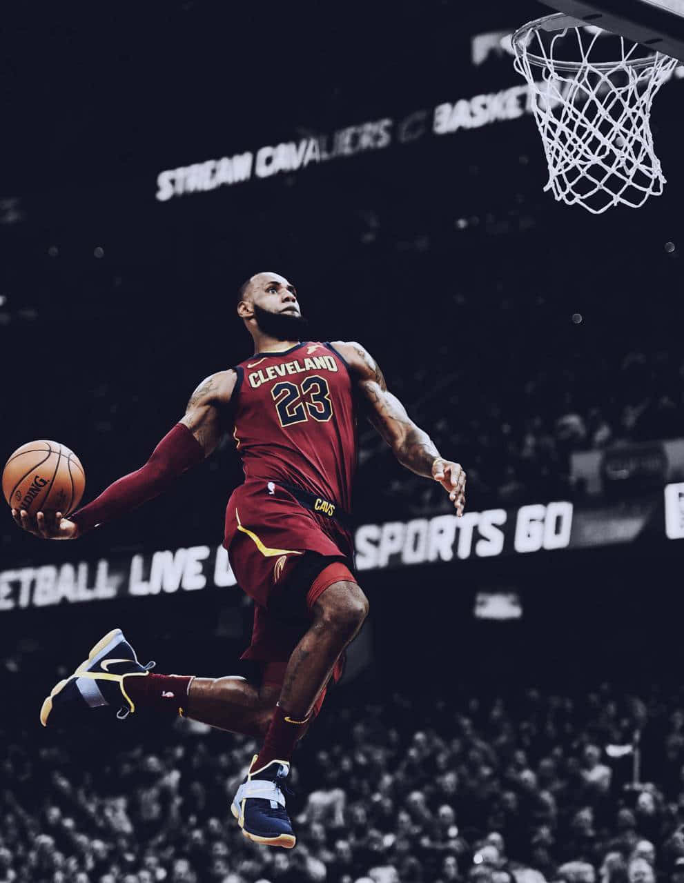 Le Bron James Mid Air Dunk Cleveland Cavaliers Wallpaper