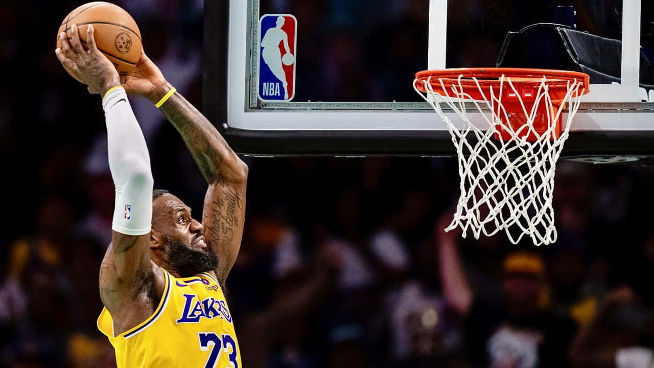 Le Bron James Slam Dunk Lakers Wallpaper