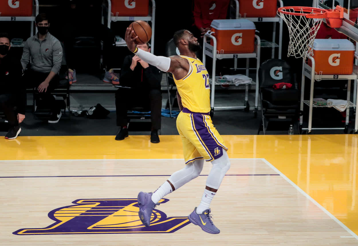 Le Bron James Slam Dunk Lakers Game Wallpaper