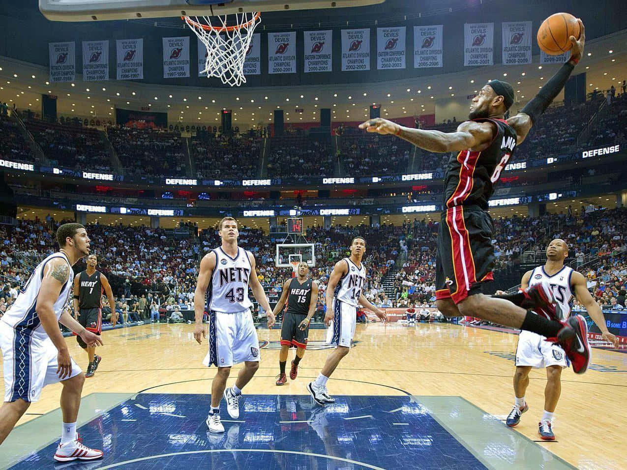 Le Bron_ James_ Soaring_ Dunk Wallpaper