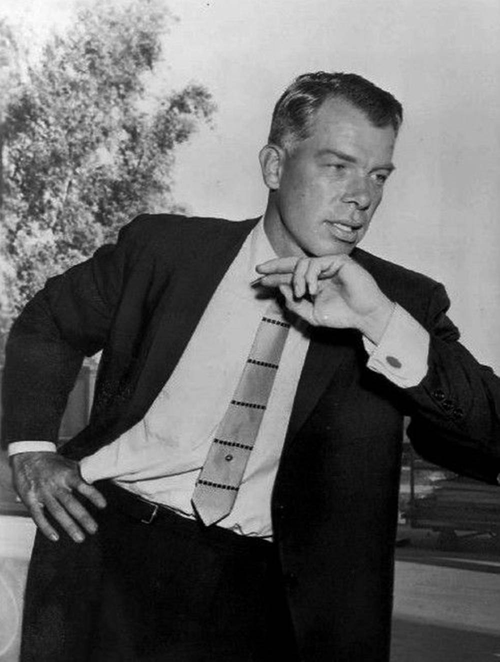 Lee Marvin Black Suit Wallpaper