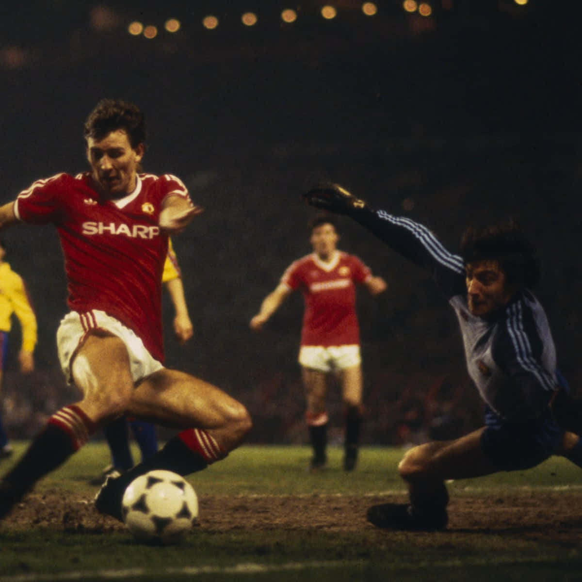 Legendary Footballer Bryan Robson Wallpaper