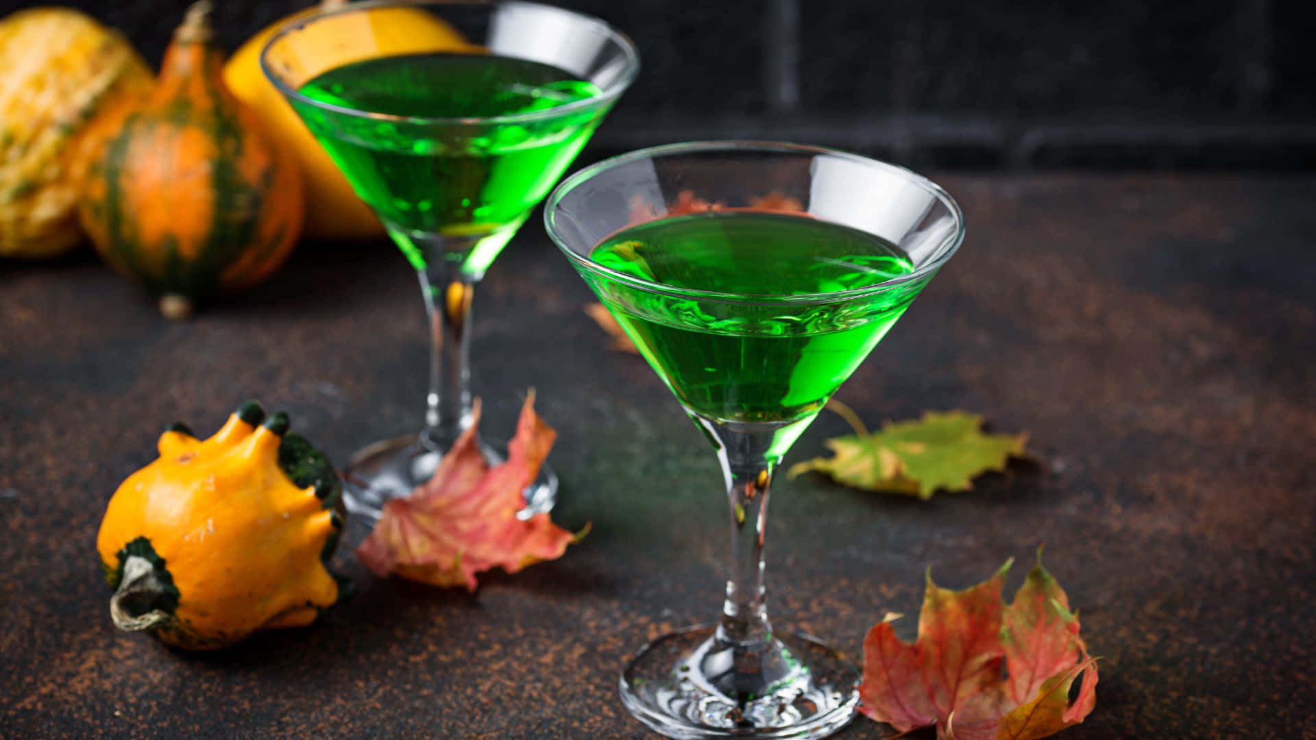 Let The Spirit Of Halloween Flow With Spooky Cocktails! Wallpaper