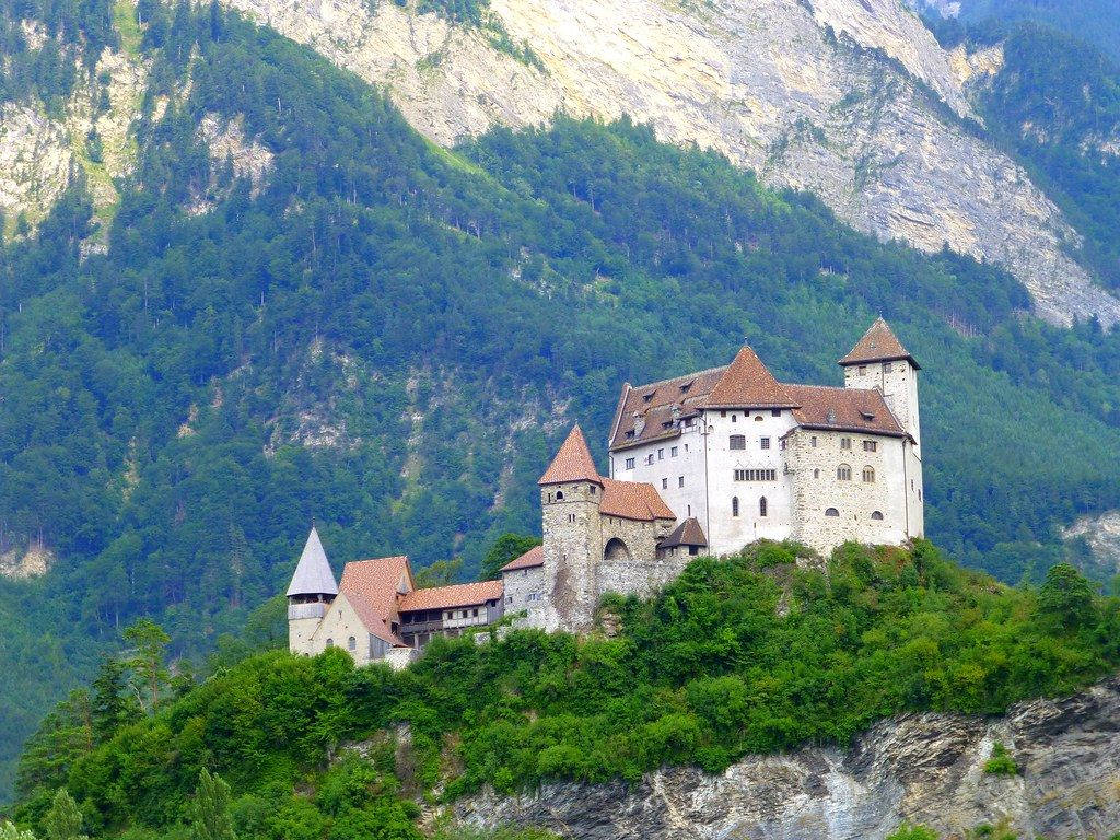 Liechtenstein Burg Gutenberg Wallpaper