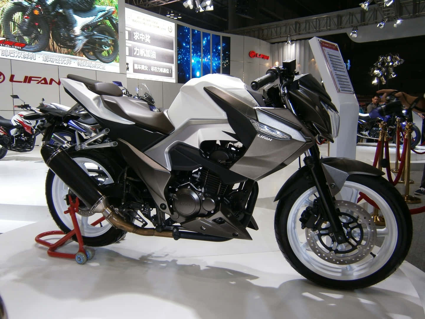 Lifan Motorcycle Exhibition Display Wallpaper