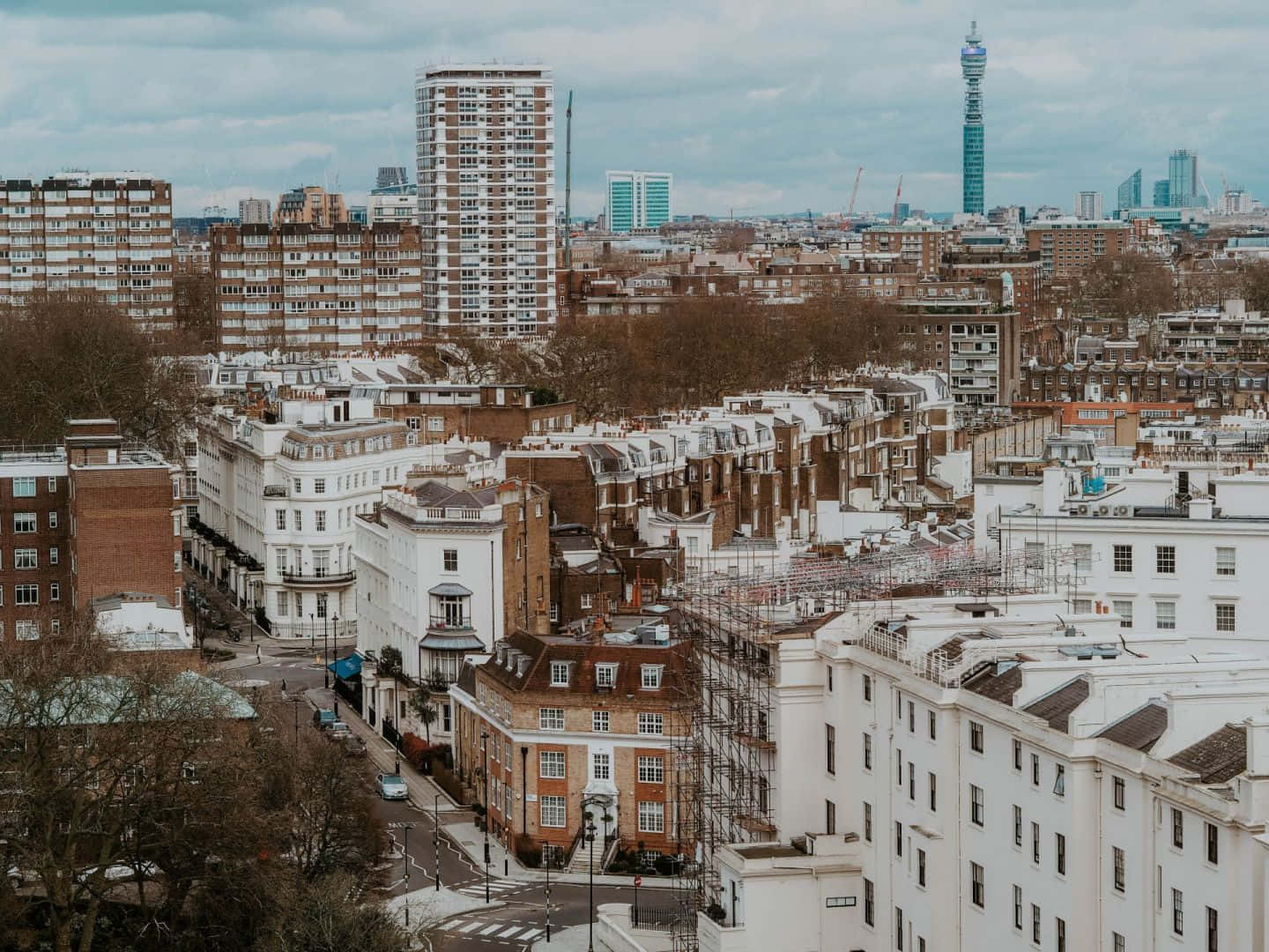 London Cityscape Overcast Day Wallpaper