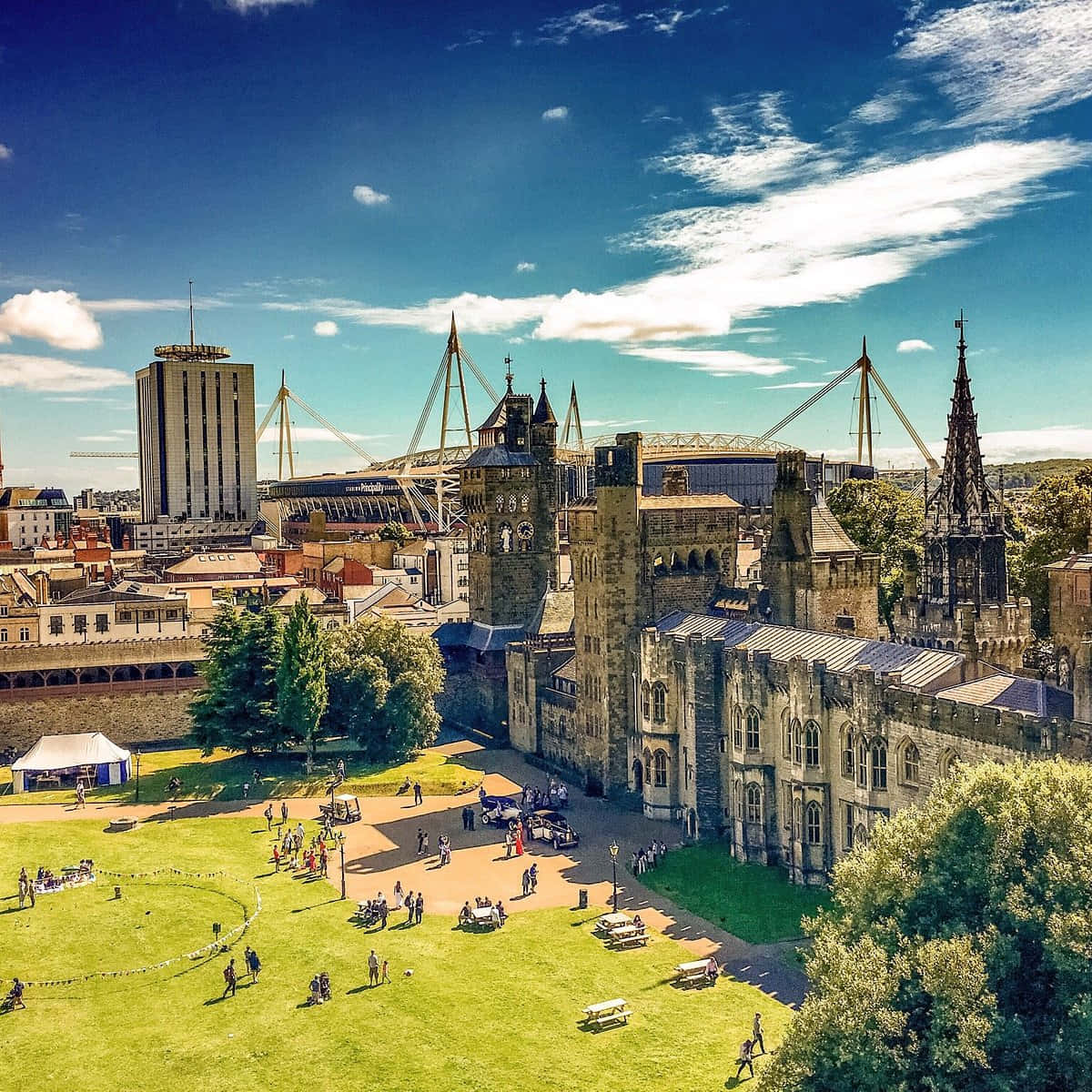 Lovely View Of Cardiff Castle Wallpaper