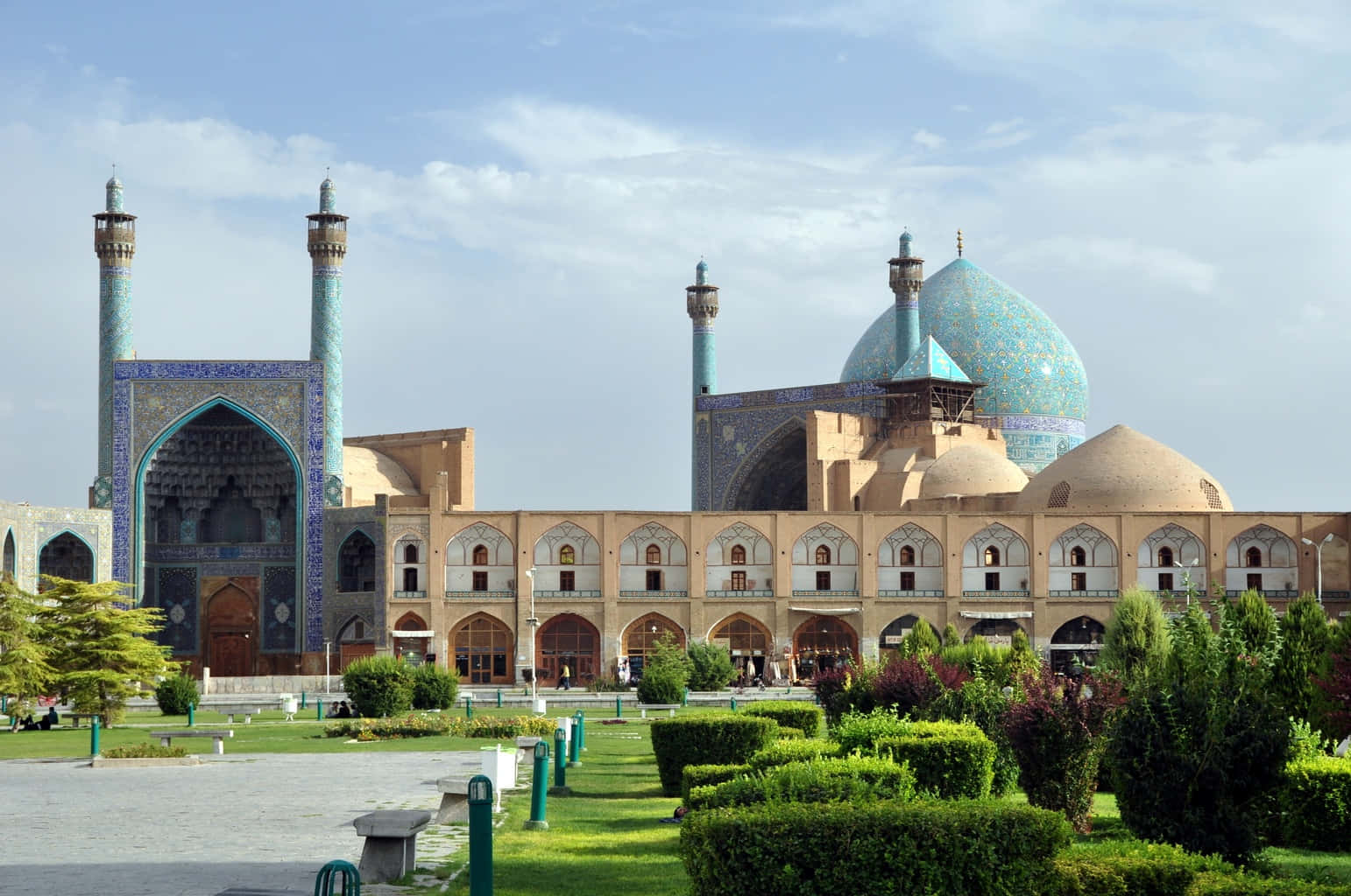 Lovely View Of Shah Mosque Wallpaper