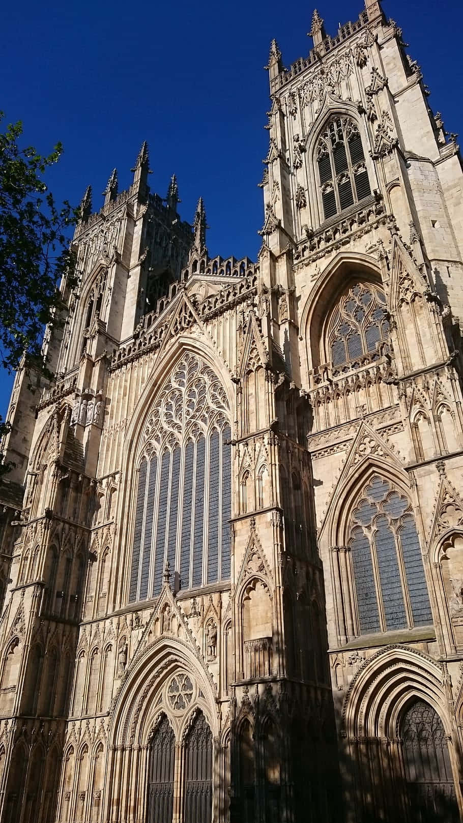 Low-angle Of York Minster Cathedral Wallpaper