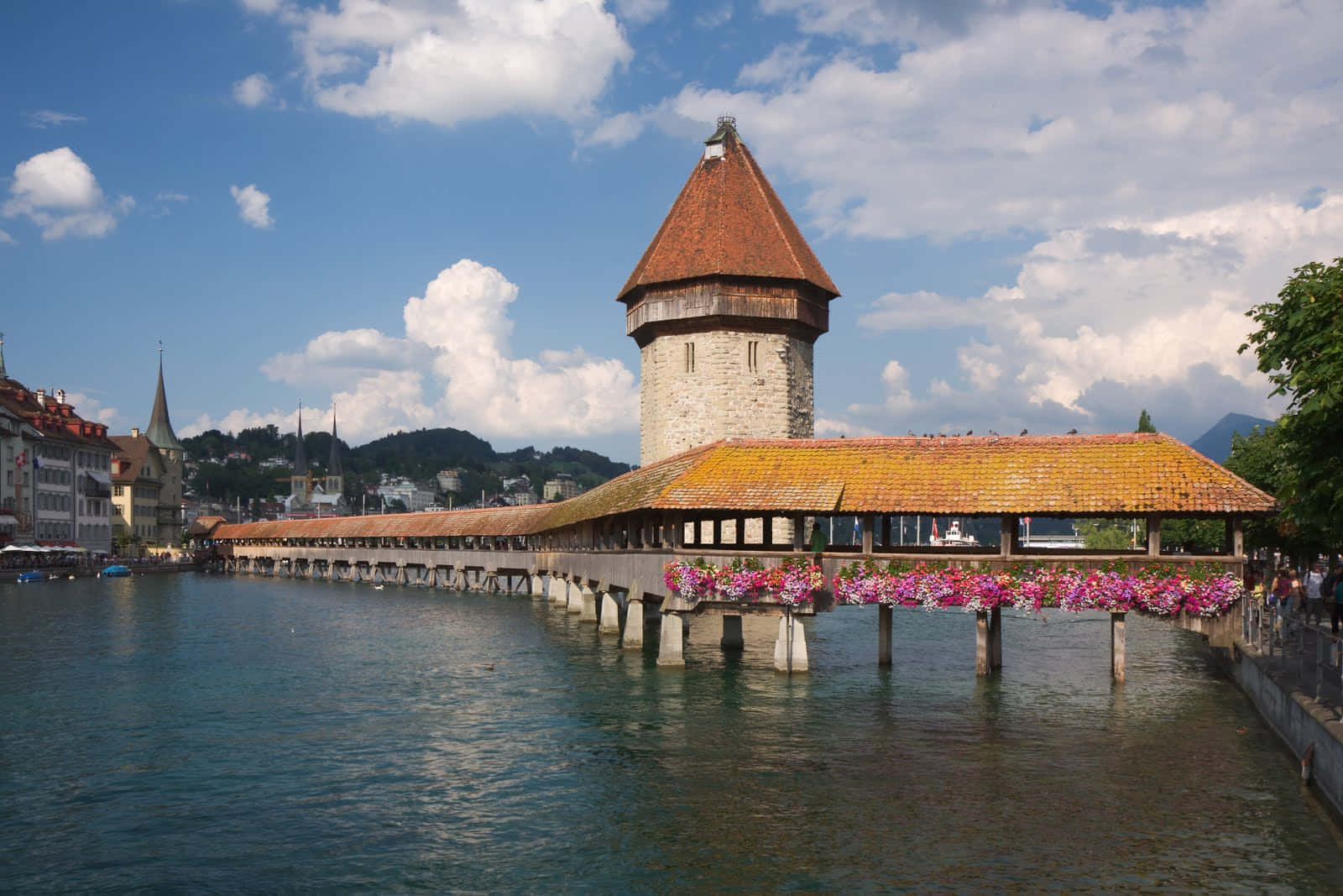 Lucerne Kapellbruckeand Wasserturm Wallpaper