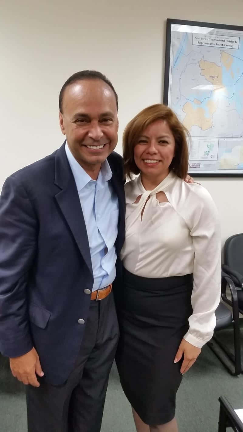 Luis Gutiérrez With A Woman Wallpaper