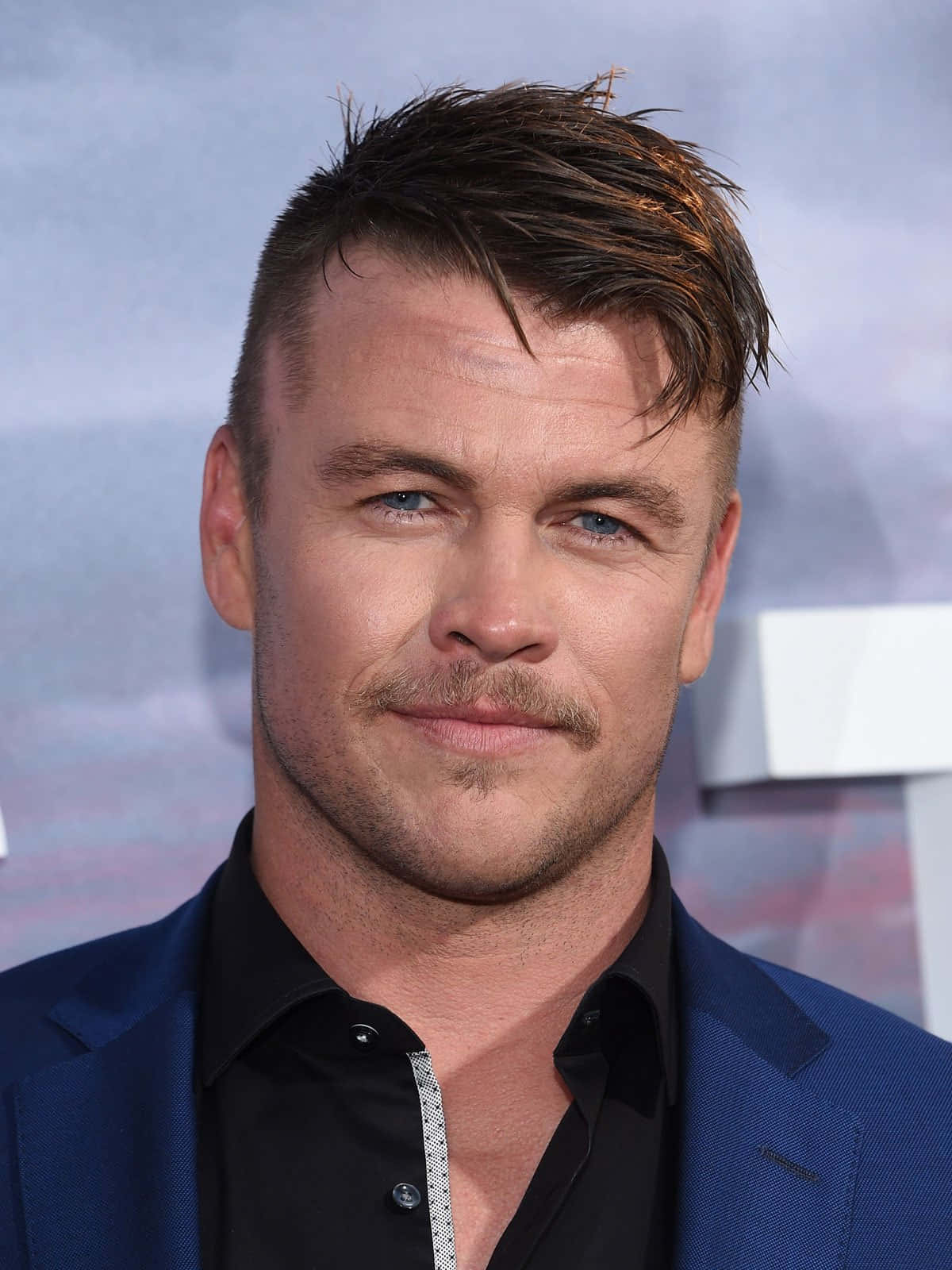 Luke Hemsworth Event Appearance Wallpaper