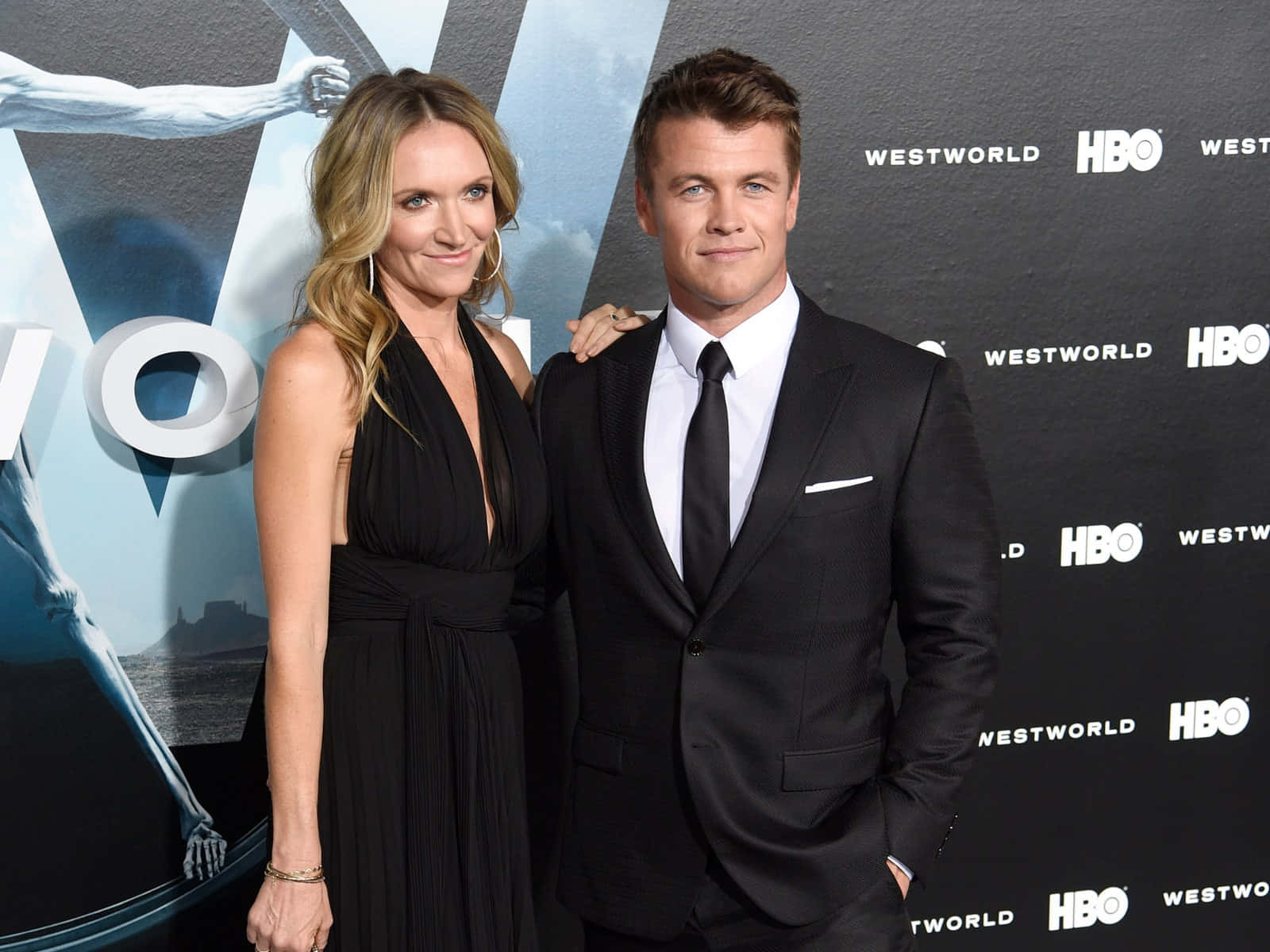 Luke Hemsworth Westworld Premiere Wallpaper