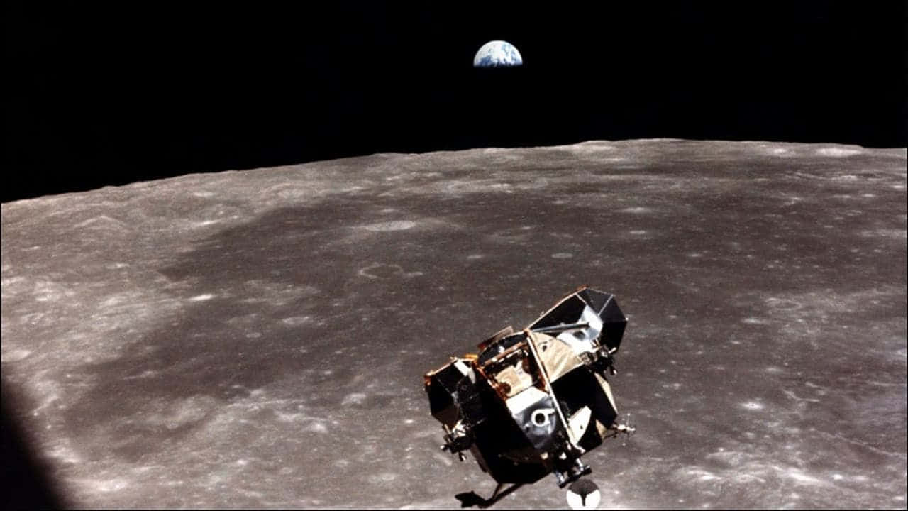 Lunar_ Module_ With_ Earthrise Wallpaper