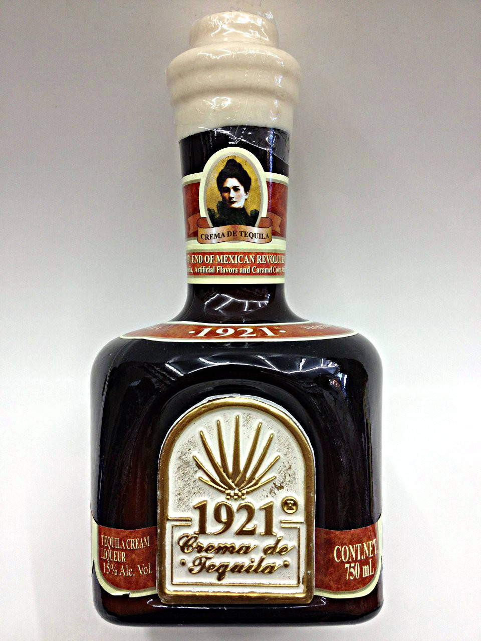 Luxurious 1921 Tequila Crema In A Sleek Black Bottle Wallpaper