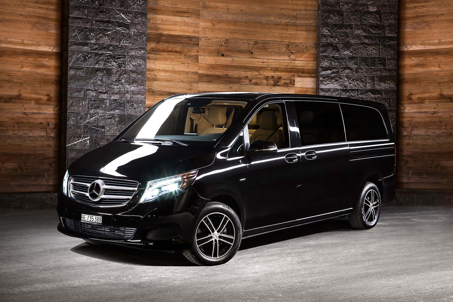 Luxurious Mercedes Benz V-class Interiors Wallpaper