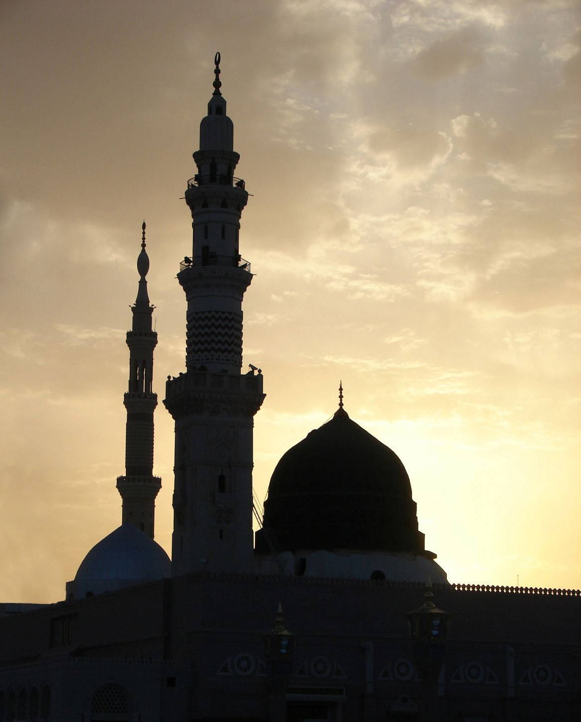 Madina Sharif At Sunrise Wallpaper