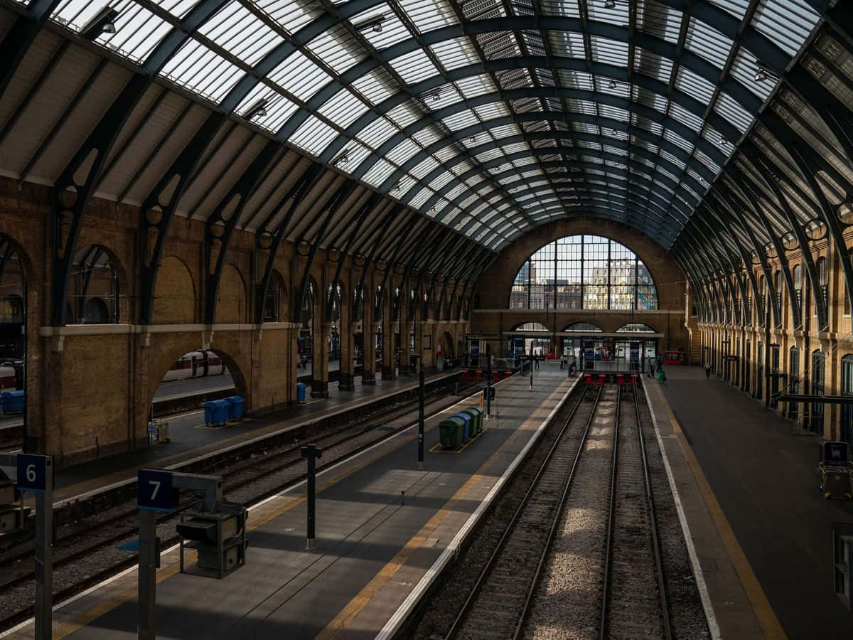 Magical Entrance To Platform 9 3/4 At Kings Cross Station Wallpaper