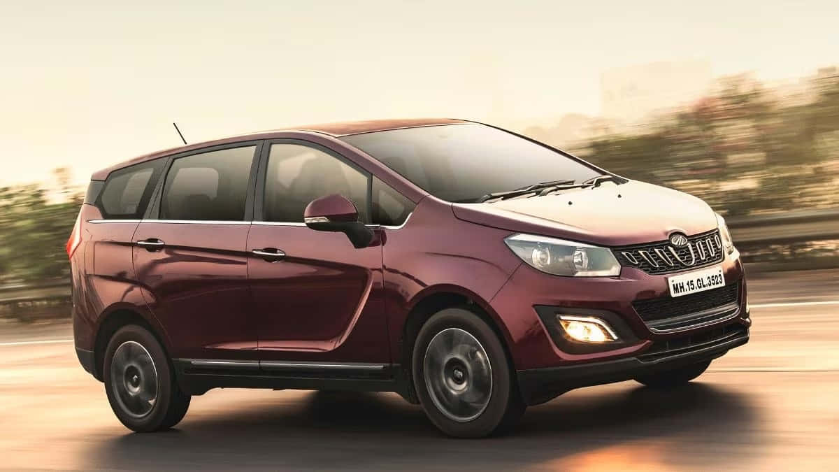 Mahindra Marazzo On The Road Wallpaper